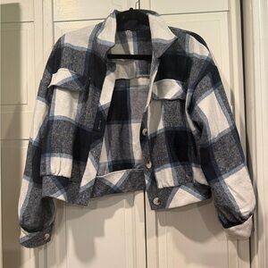 Cropped shacket size‎ small EUC